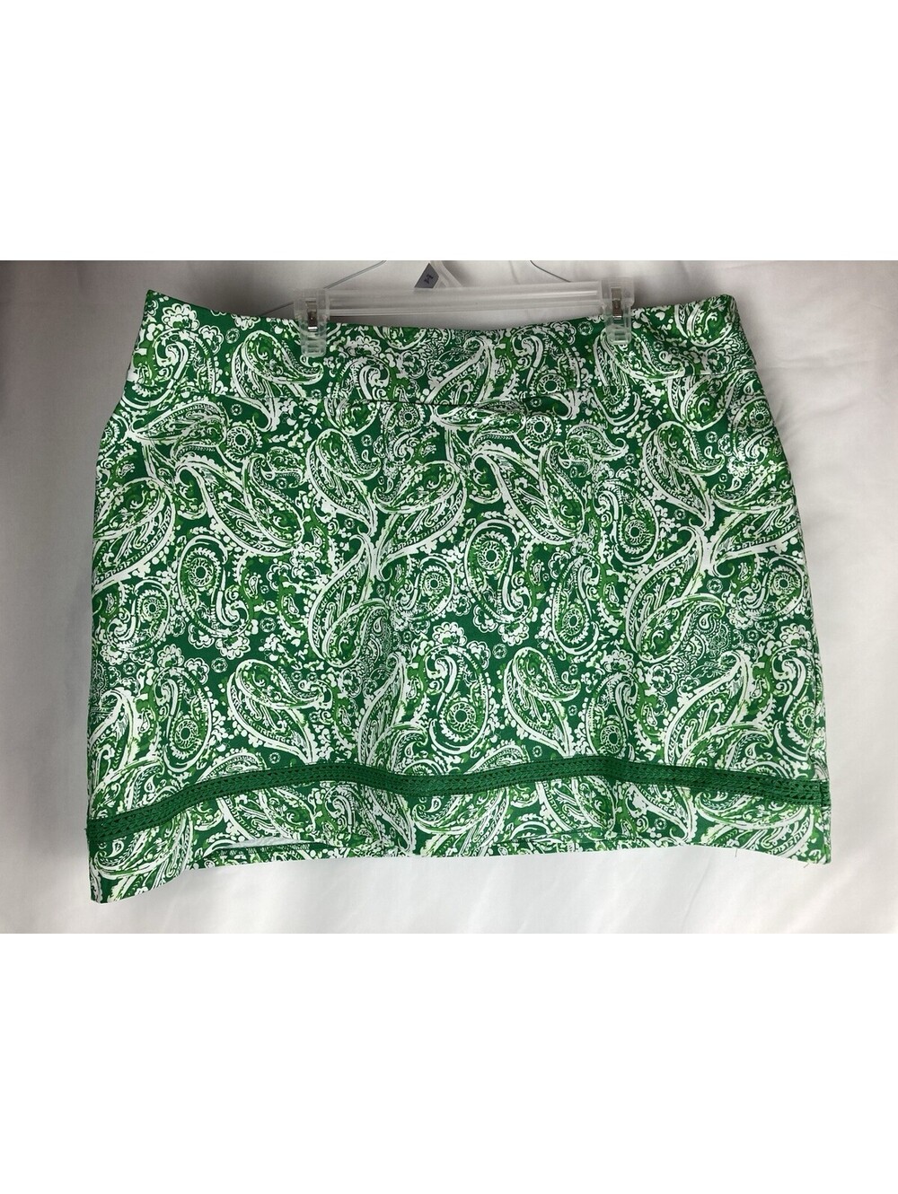 NEW Women’s Plus 20W Crown & Ivy Skort Skirt Green White Paisley Crochet Trim